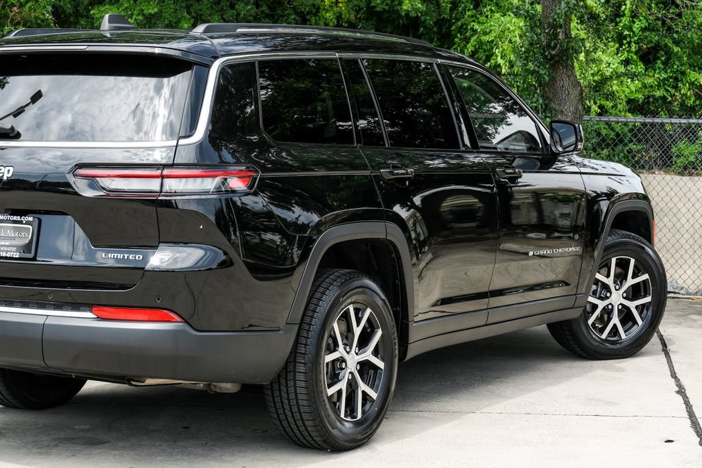 Used 2023 Jeep Grand Cherokee L Limited w/ Trailer Tow Group (B) AWD/4WD image 17