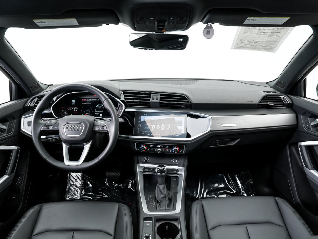 Certified 2025 Audi Q3 2.0T Premium Plus w/ Premium Plus Package AWD/4WD image 20
