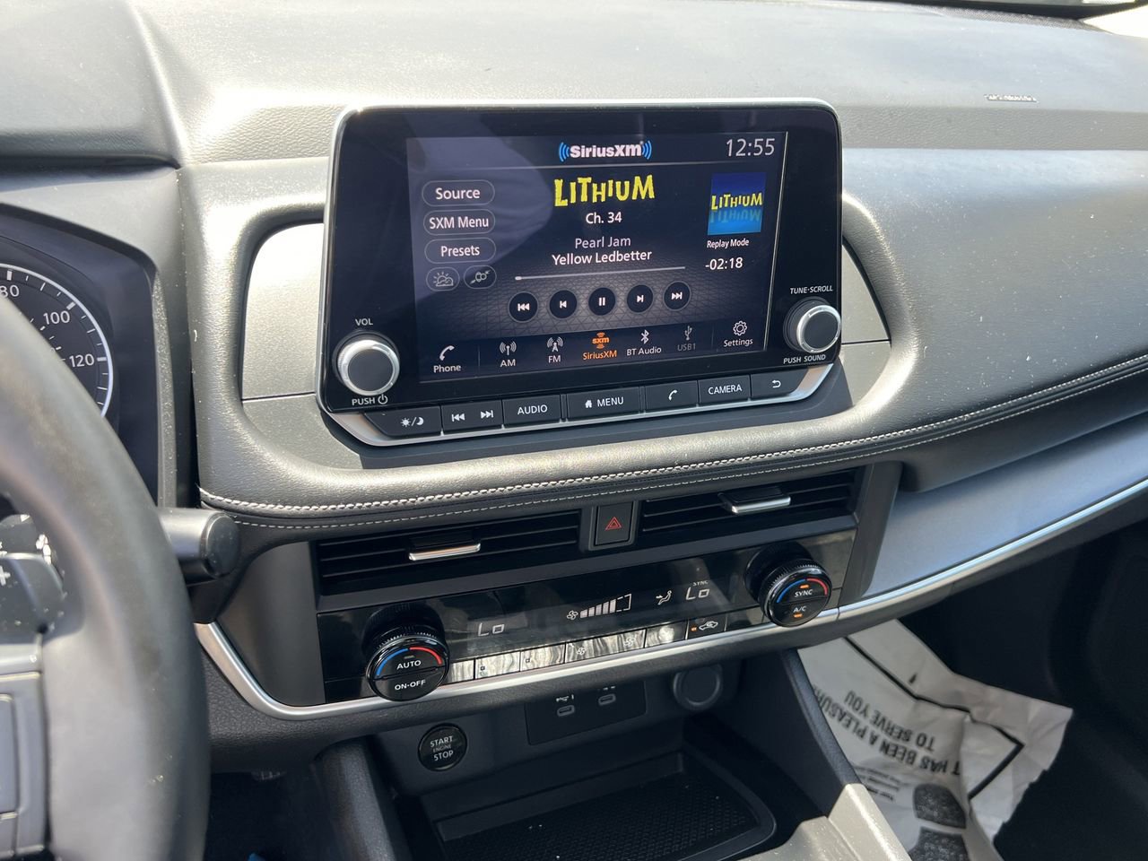 Used 2025 Nissan Rogue SV AWD/4WD image 9