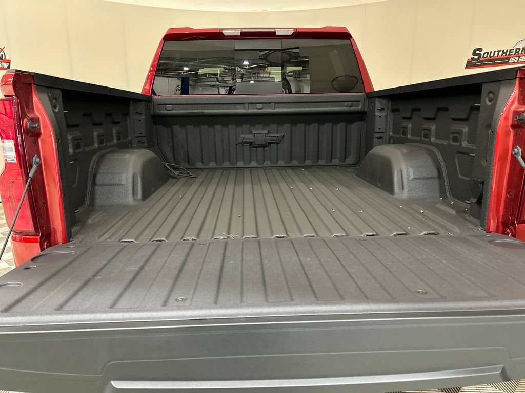 Used 2026 Chevrolet Silverado 1500 LT Trail Boss w/ LT Trail Boss Premium Package AWD/4WD image 5
