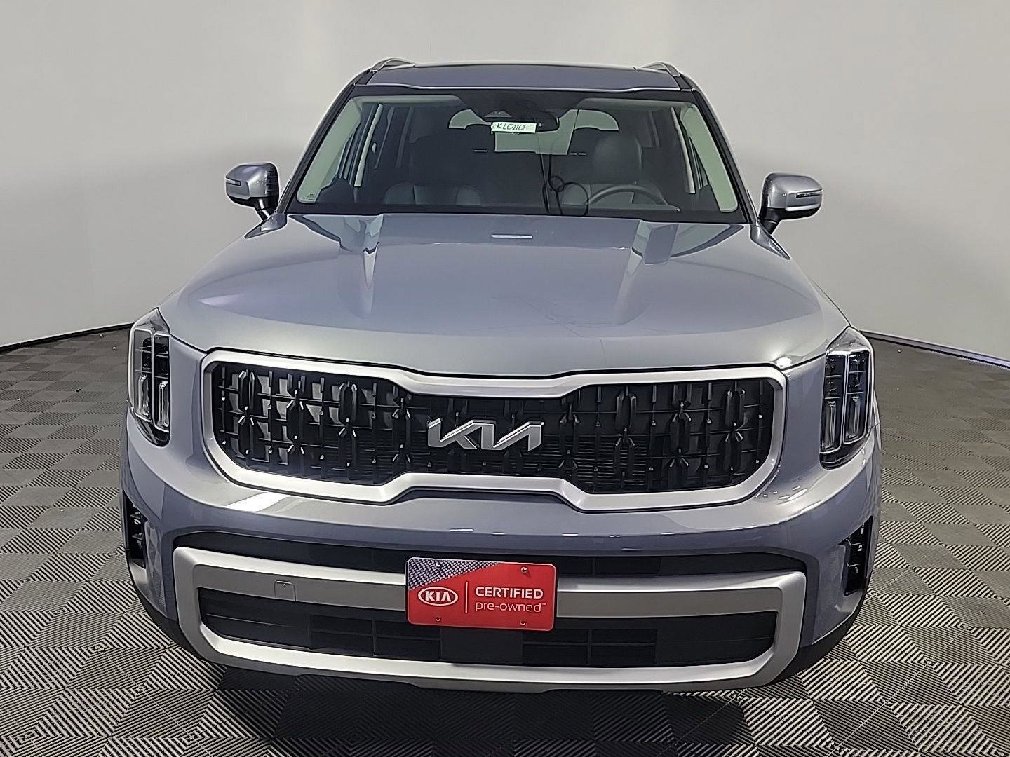 Used 2025 Kia Telluride EX w/ EX Captain's Chair Package AWD/4WD image 12