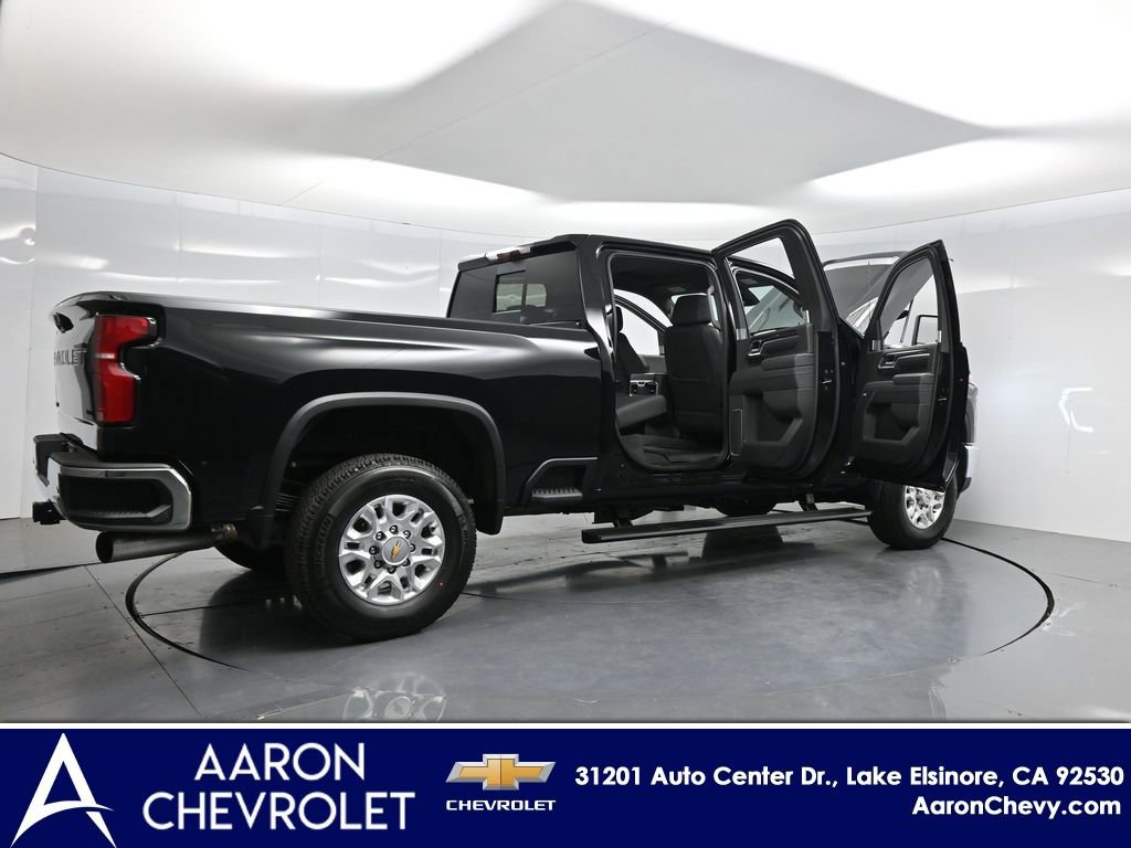 New 2026 Chevrolet Silverado 2500 LTZ w/ LTZ Premium Package AWD/4WD image 4