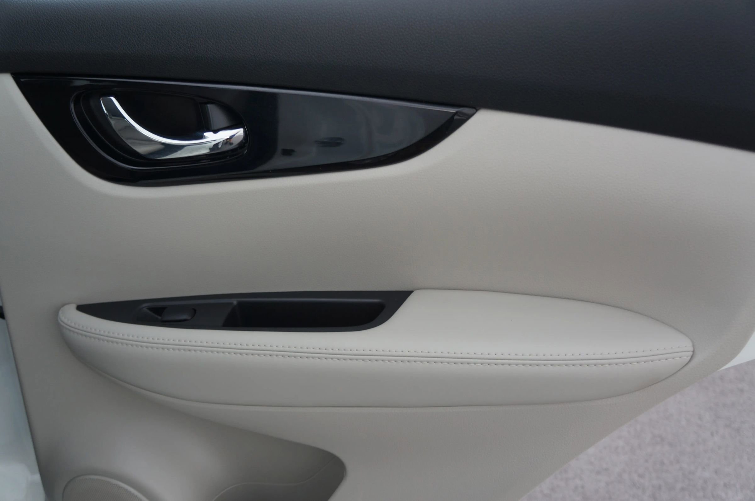 Used 2022 Nissan Rogue Sport SV w/ Technology Package image 30