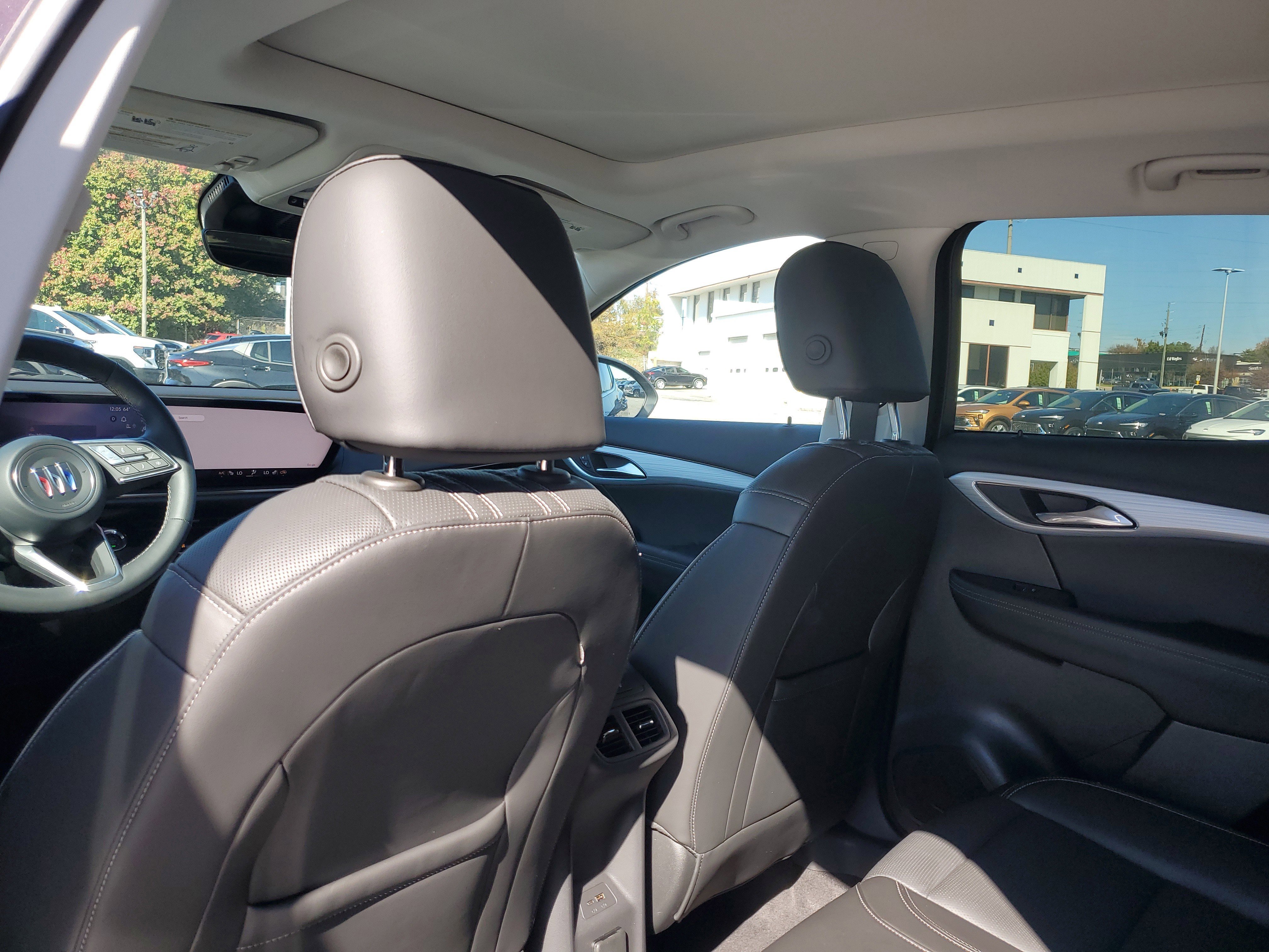 New 2025 Buick Envision Avenir image 8