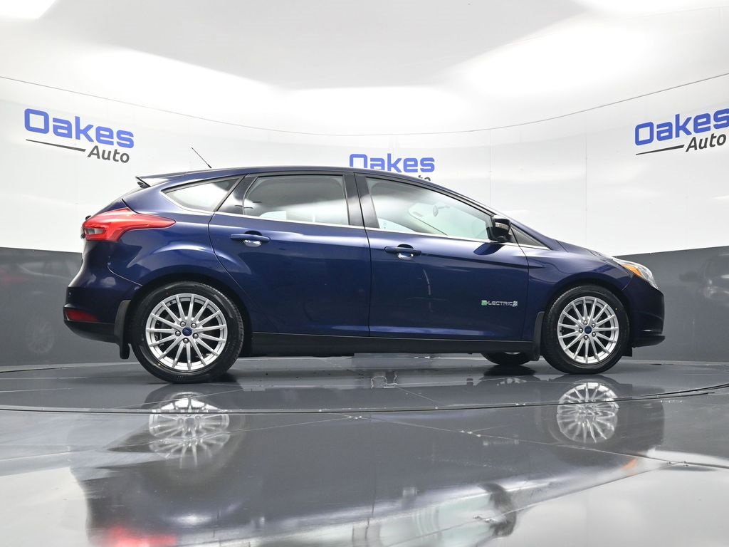 Used 2016 Ford Focus Base w/ Exterior Protection Package image 45