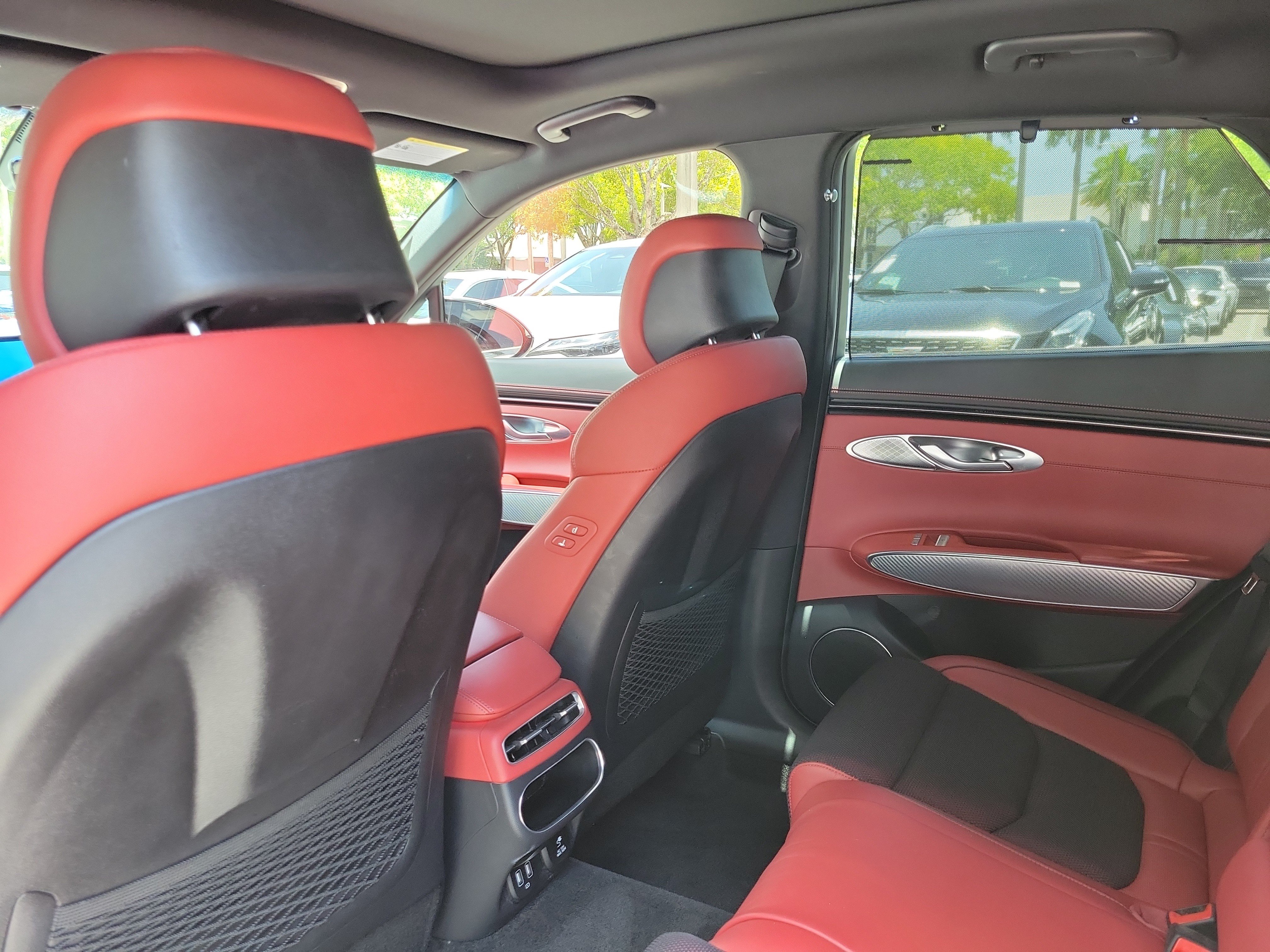 Used 2022 Genesis GV70 2.5T w/ Sport Prestige Package AWD/4WD image 9