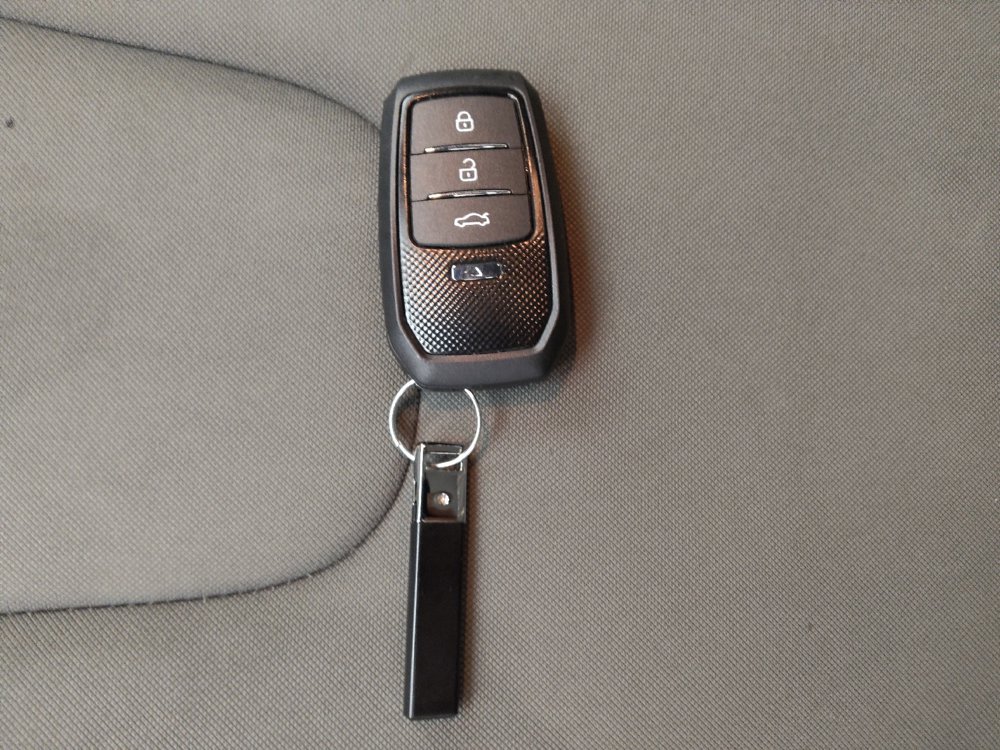 Used 2025 Hyundai Elantra Sport FWD image 32