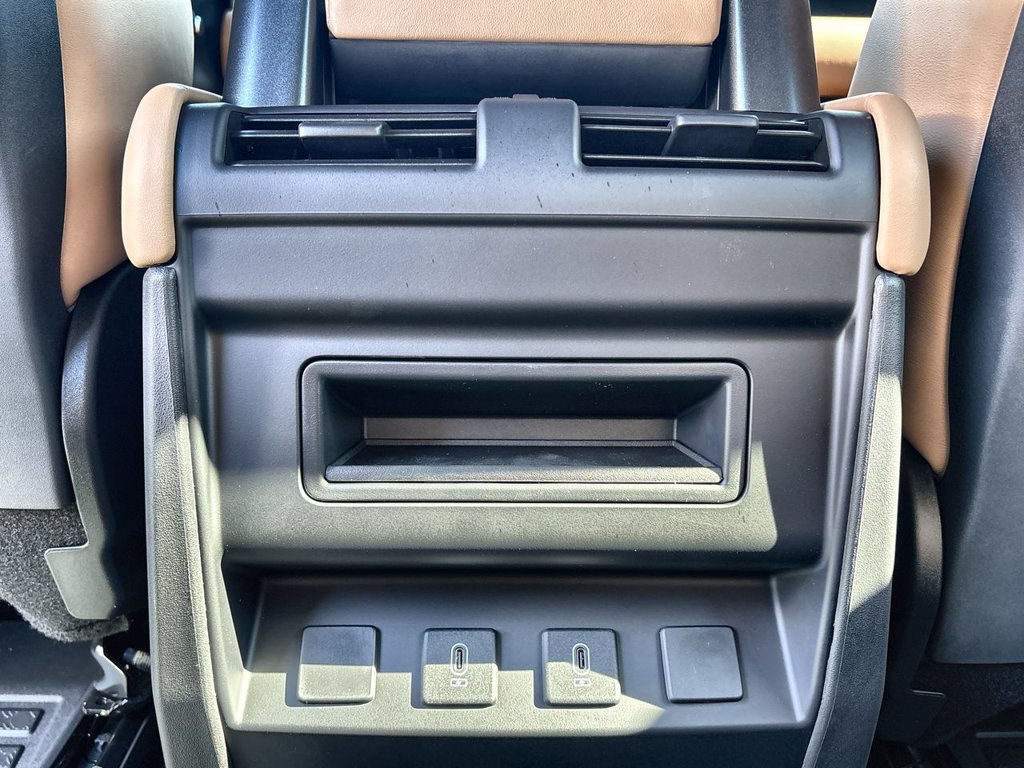 New 2026 Land Rover Defender 110 X-Dynamic SE AWD/4WD image 16