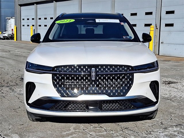 Used 2024 Lincoln Nautilus Reserve image 2