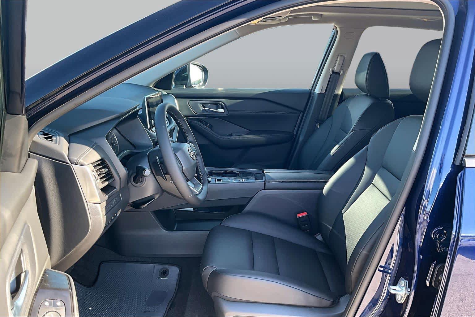 New 2026 Nissan Rogue Dark Armor FWD image 9