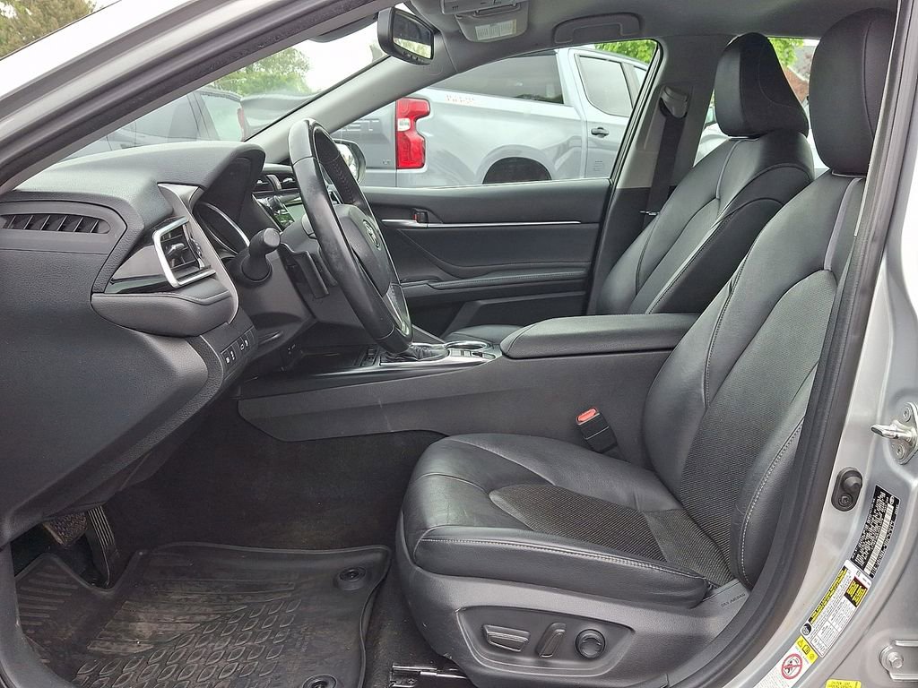 Used 2018 Toyota Camry XSE FWD image 15