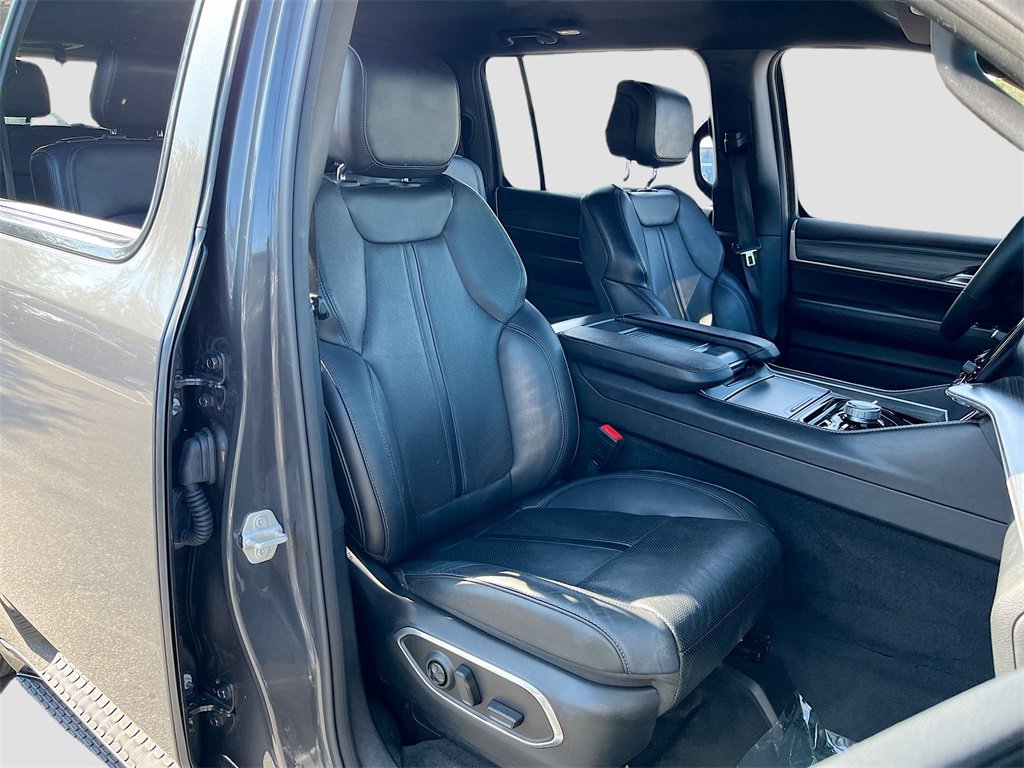 Used 2023 Jeep Wagoneer Series III w/ Preferred Equipment Group image 30