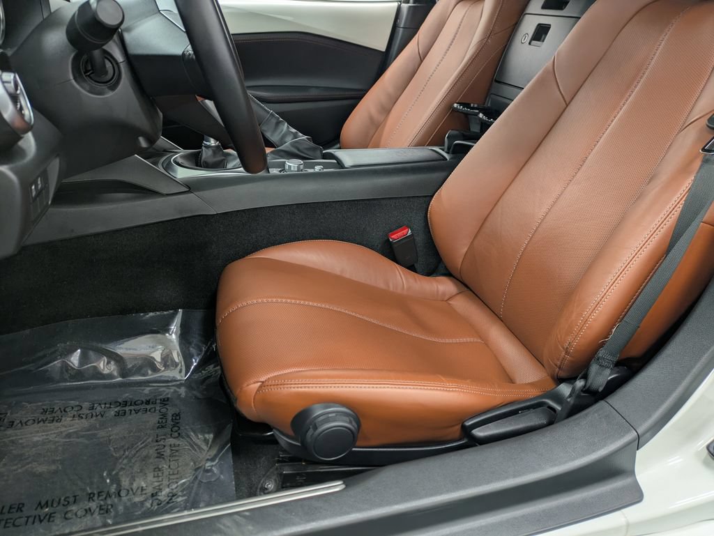 Used 2023 MAZDA MX-5 Miata Grand Touring w/ Weather Package RWD image 12