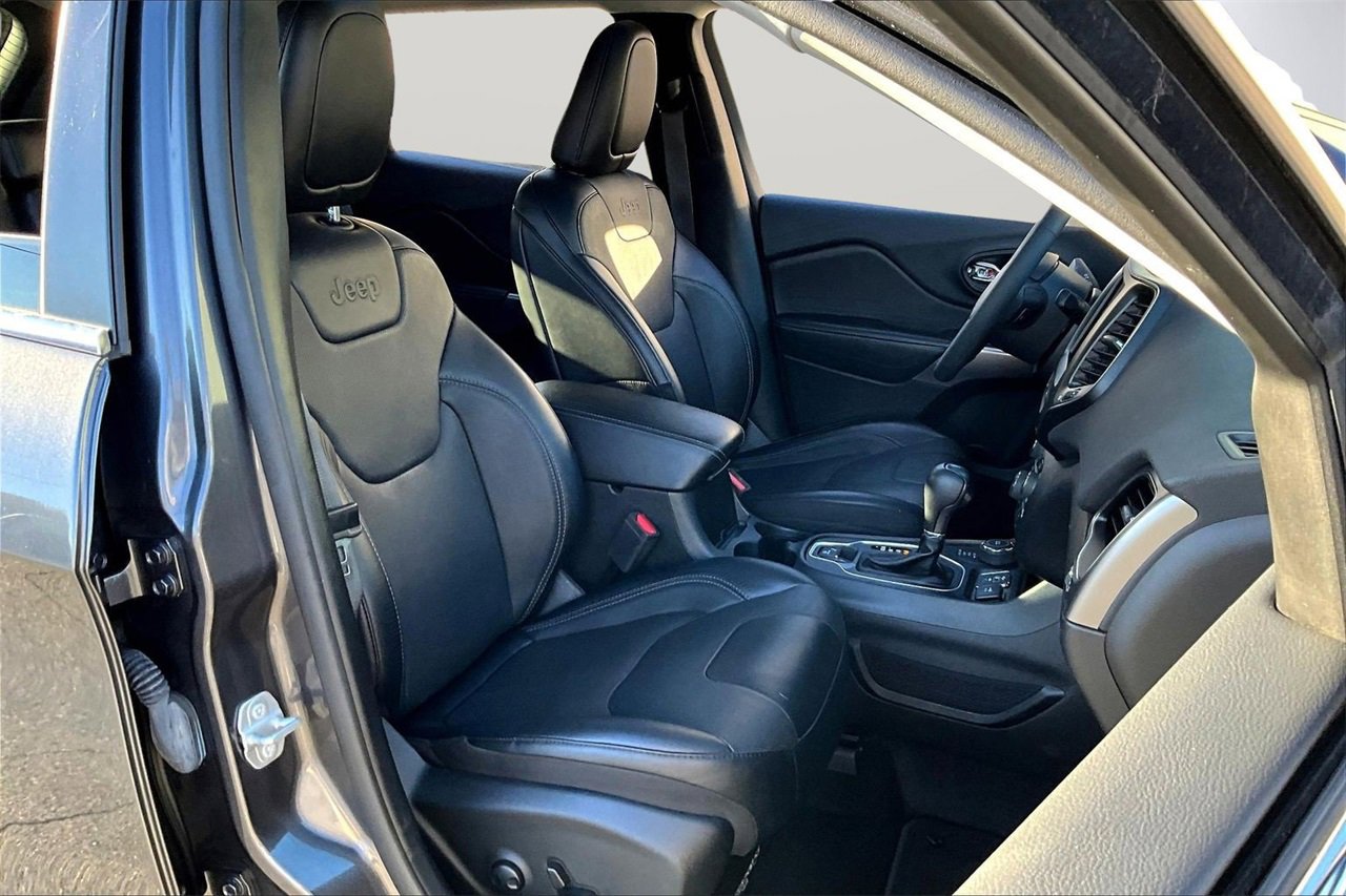 Certified 2022 Jeep Cherokee Latitude Lux w/ Sun & Sound Group image 22