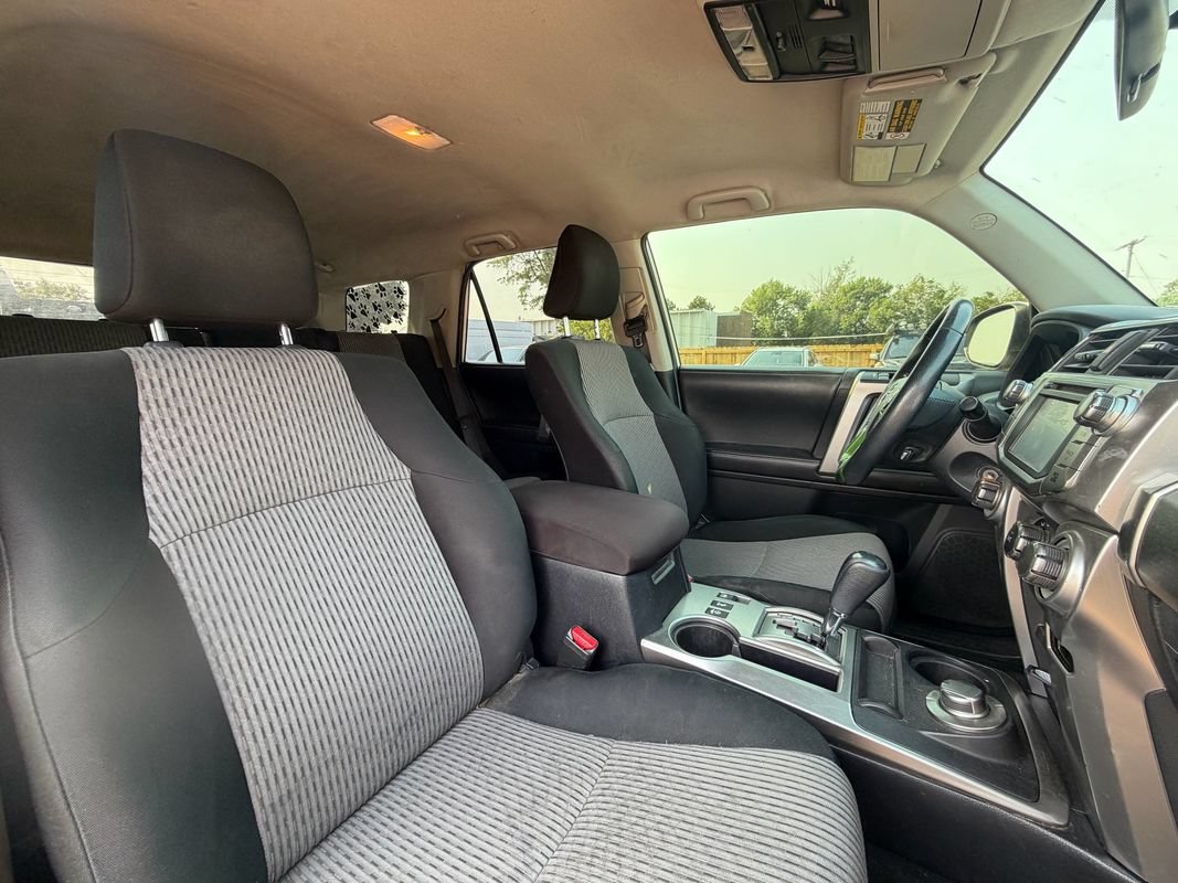 Used 2016 Toyota 4Runner SR5 AWD/4WD image 4