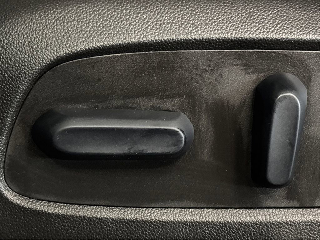 Used 2023 GMC Acadia AT4 image 36