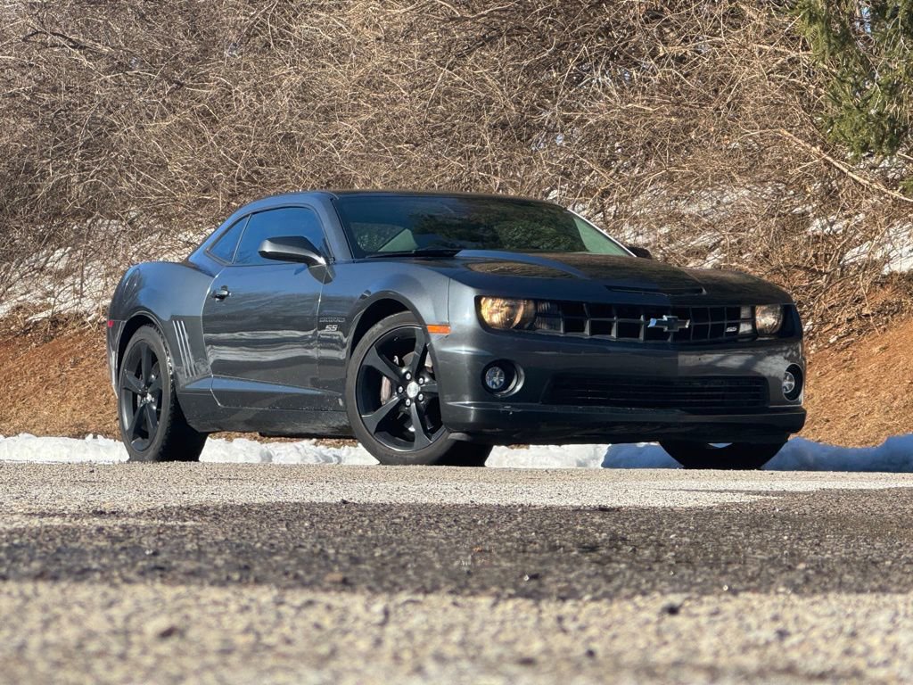 Used 2010 Chevrolet Camaro SS image 2