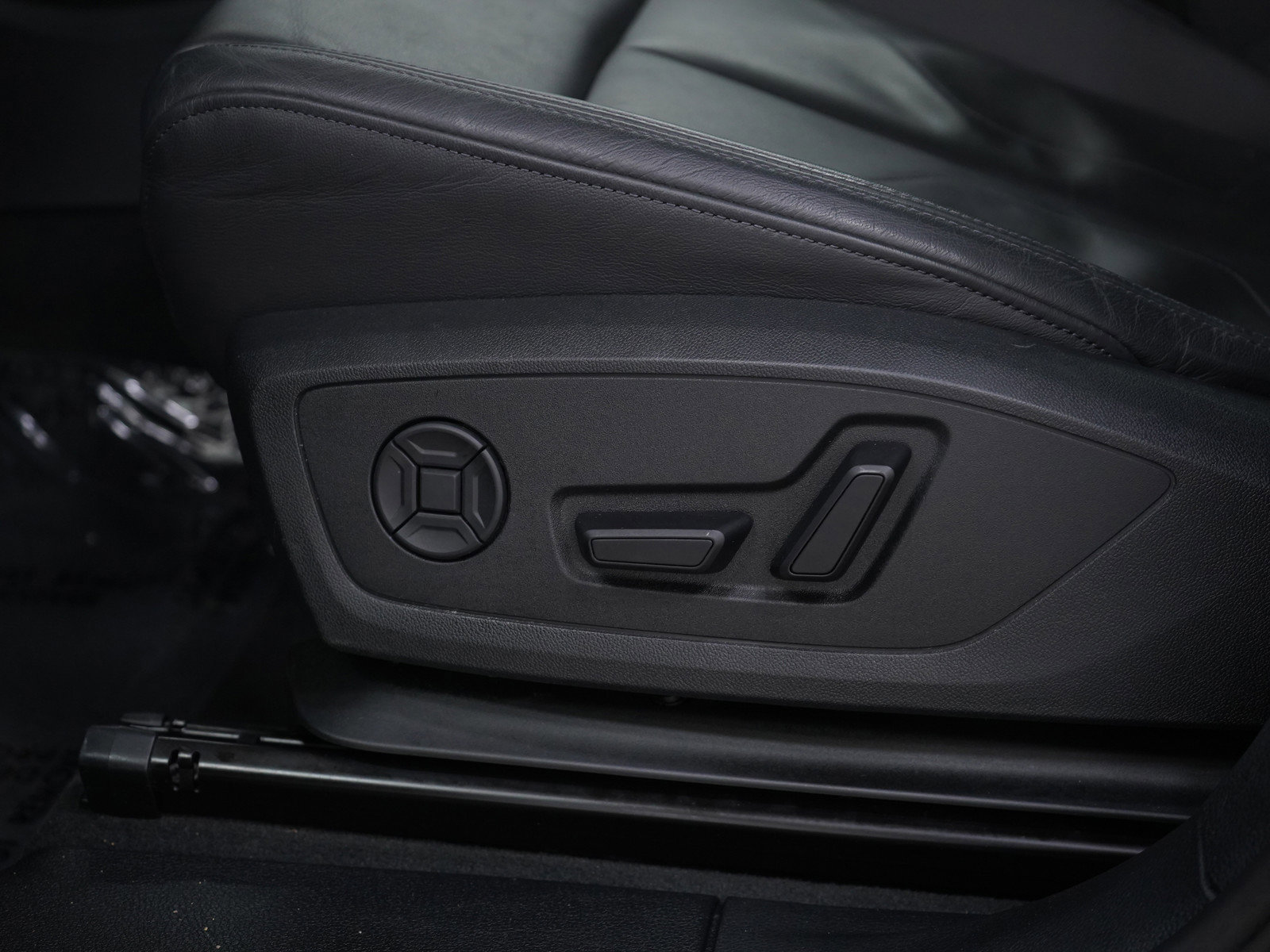 Used 2025 Audi Q3 2.0T Premium image 28