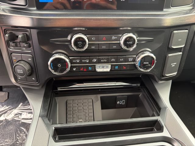 New 2026 Ford F250 Lariat w/ Black Appearance Package AWD/4WD image 32