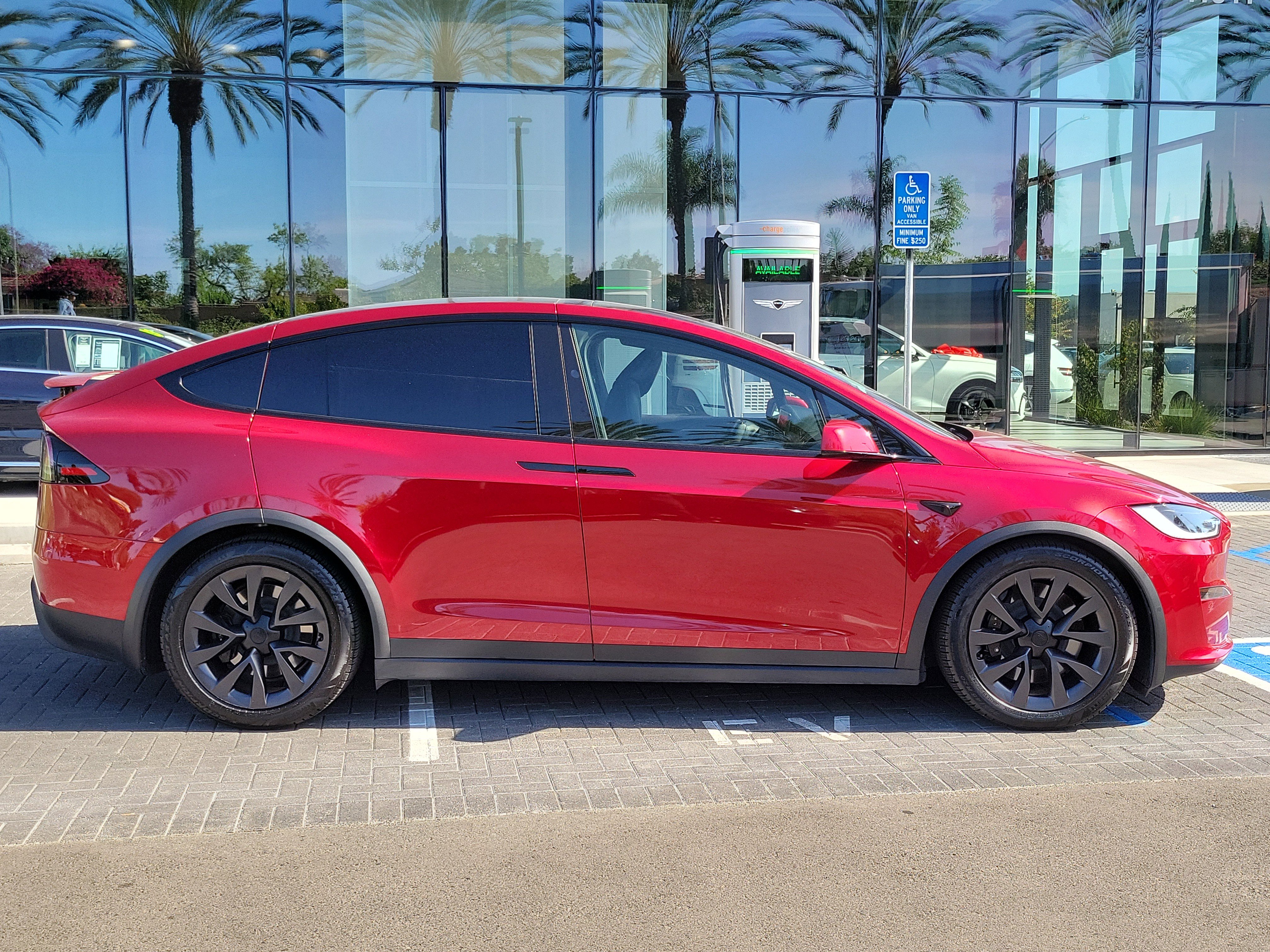Used 2024 Tesla Model X Long Range AWD/4WD image 5