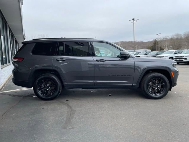 Used 2025 Jeep Grand Cherokee L Altitude image 4