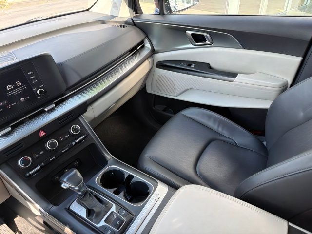 Certified 2024 Kia Carnival LX FWD image 26