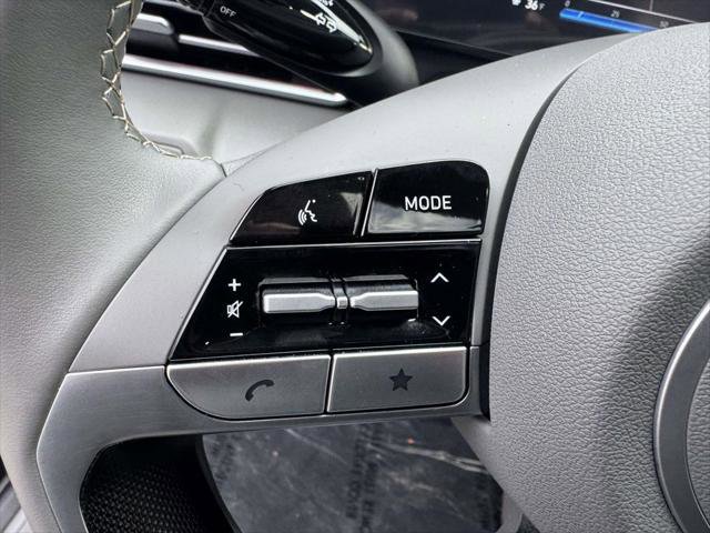 Used 2025 Hyundai Elantra SEL image 20