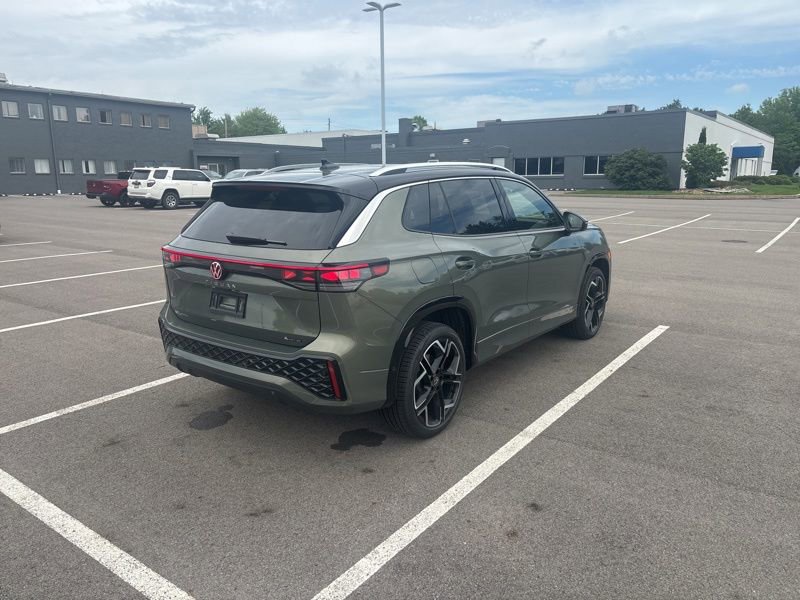 New 2026 Volkswagen Tiguan SEL R-Line AWD/4WD image 3