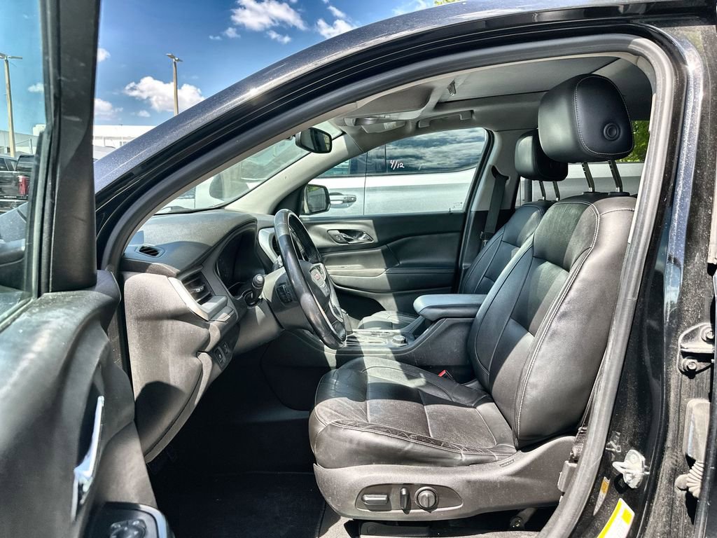 Used 2018 GMC Acadia SLT image 2