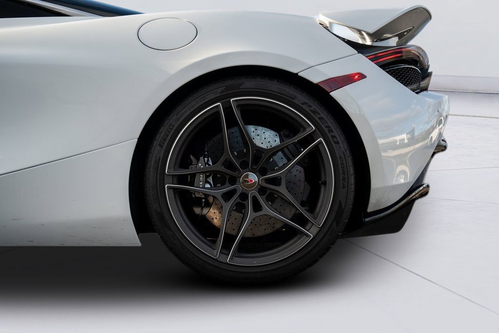 Used 2018 McLaren 720S image 18