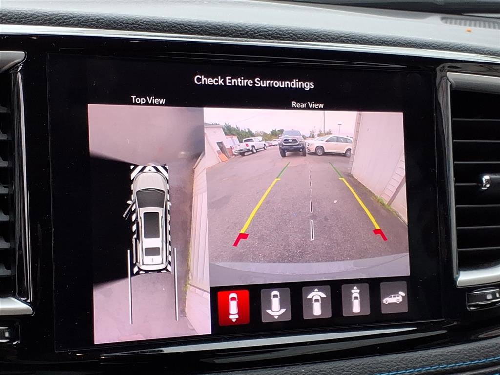 Used 2021 Chrysler Pacifica Touring-L image 11