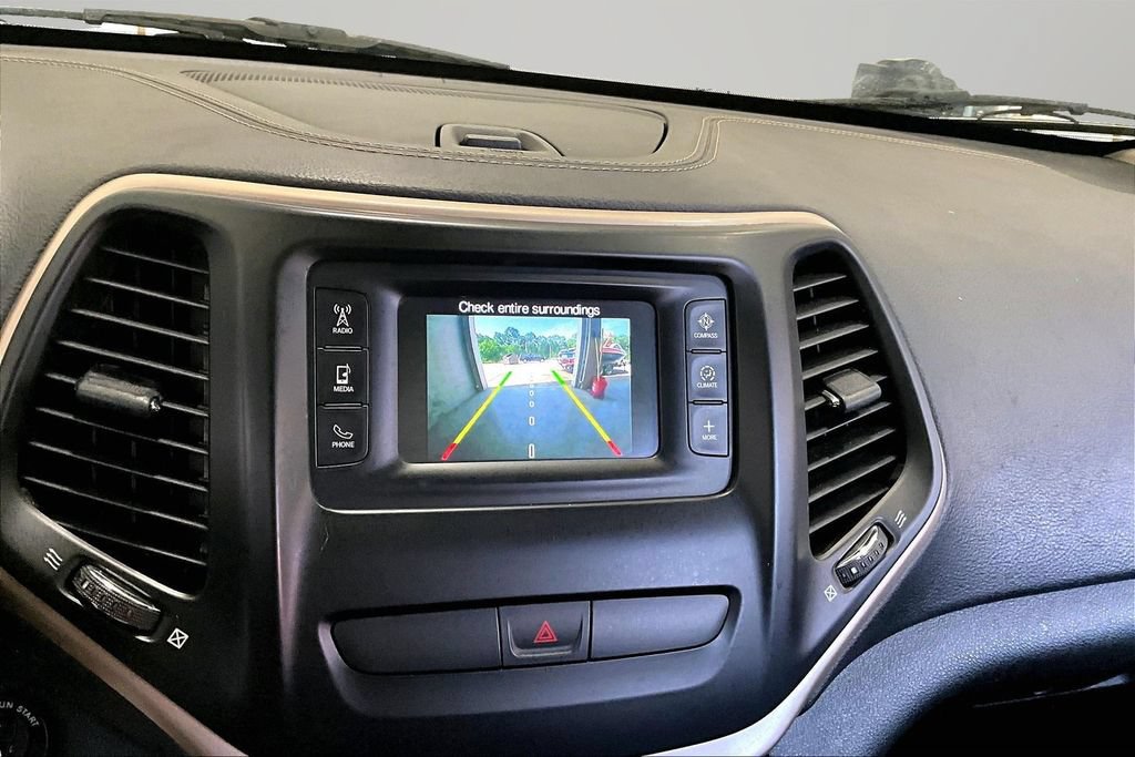 Used 2016 Jeep Cherokee Sport w/ Cold Weather Group FWD image 14