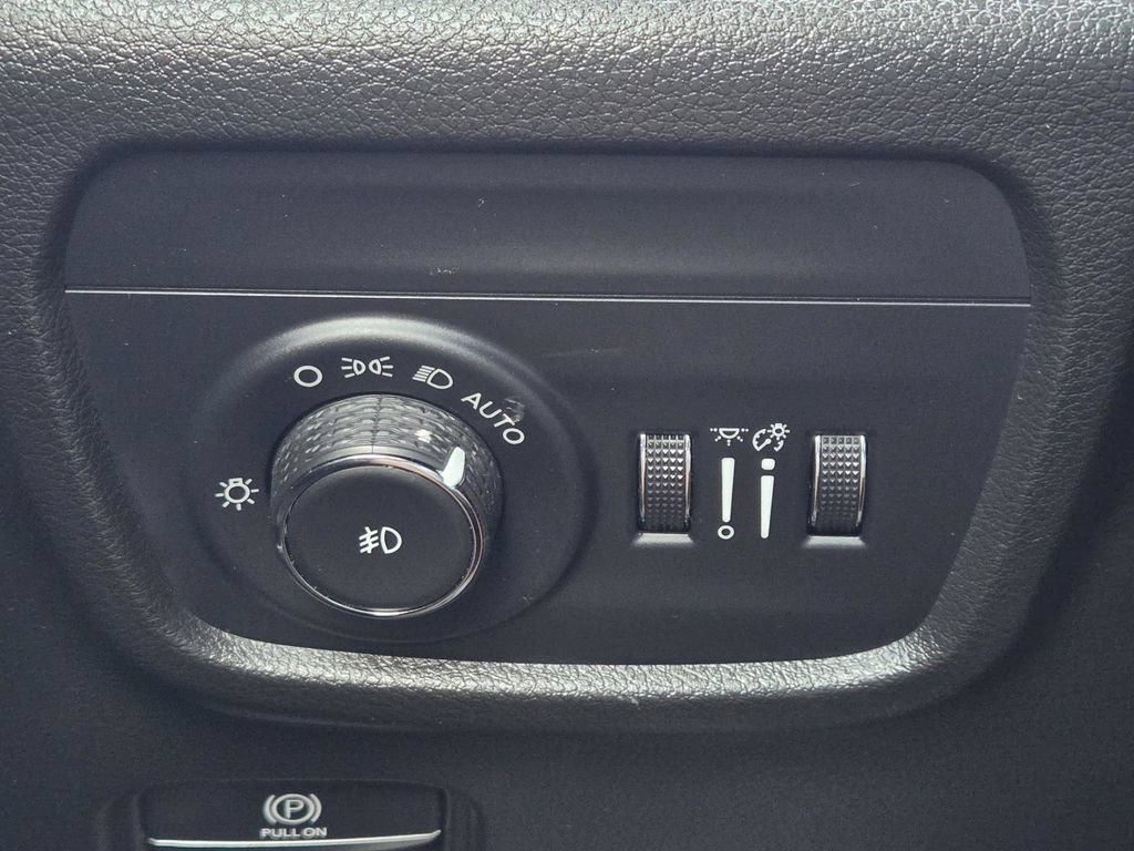 Used 2023 Jeep Grand Cherokee L Overland AWD/4WD image 17