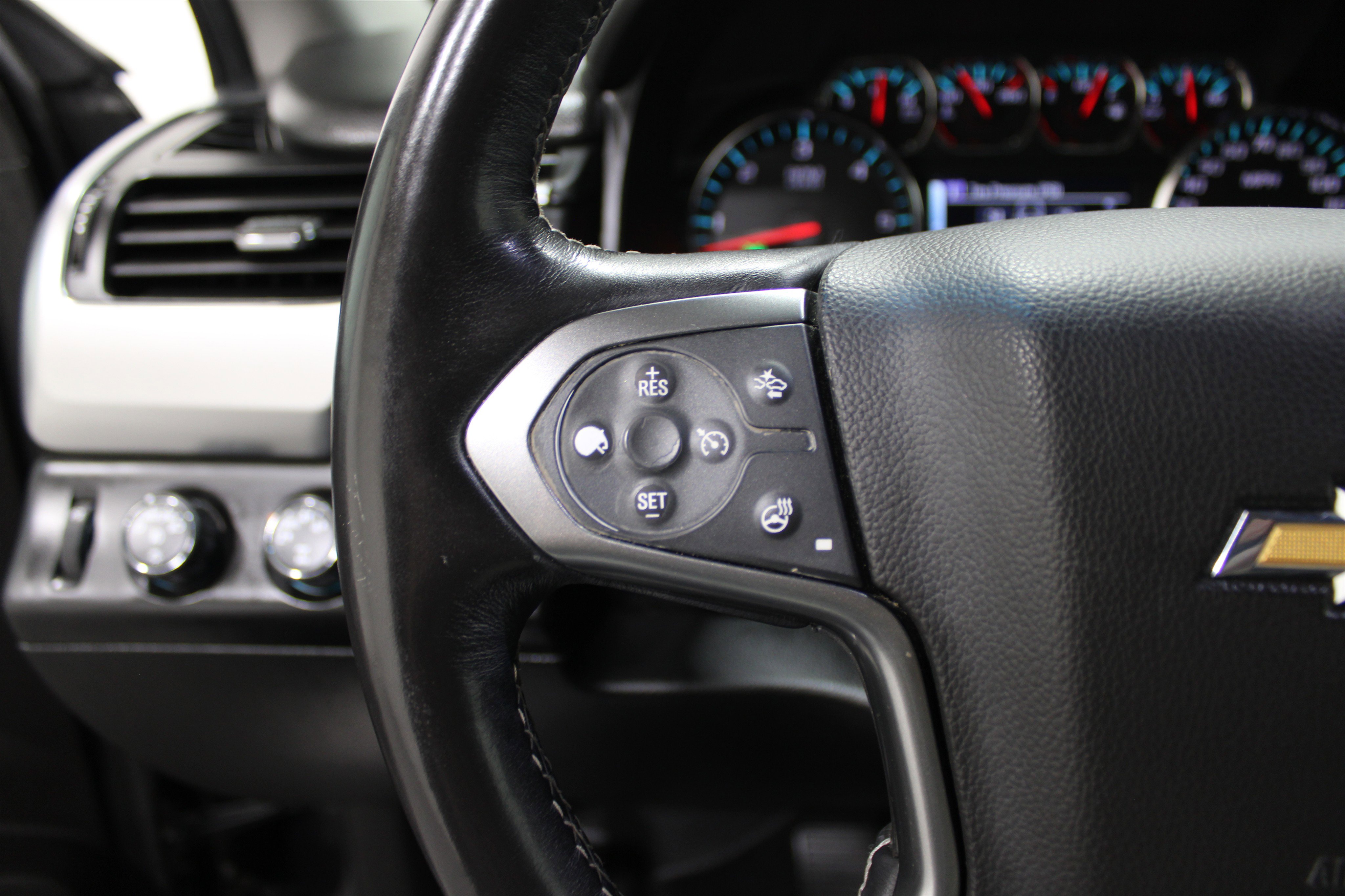 Used 2016 Chevrolet Suburban LTZ image 11