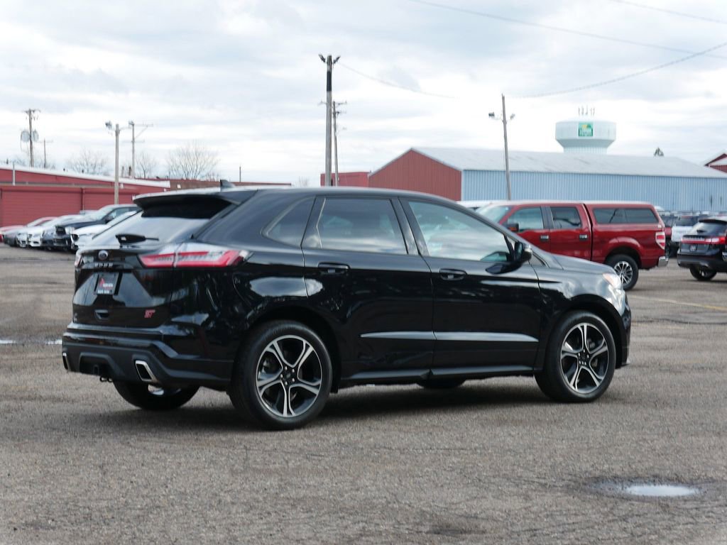 Certified 2023 Ford Edge ST image 3