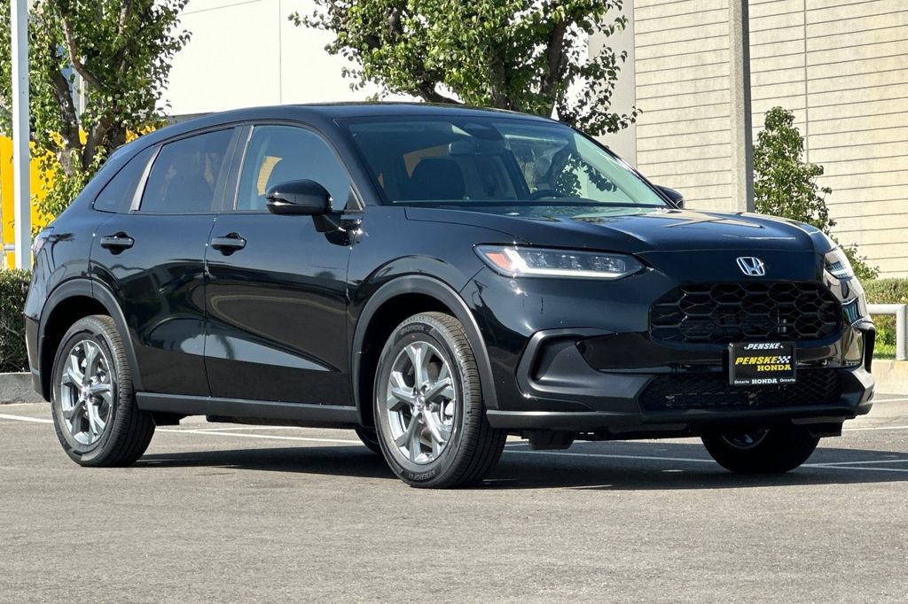 New 2026 Honda HR-V LX image 2