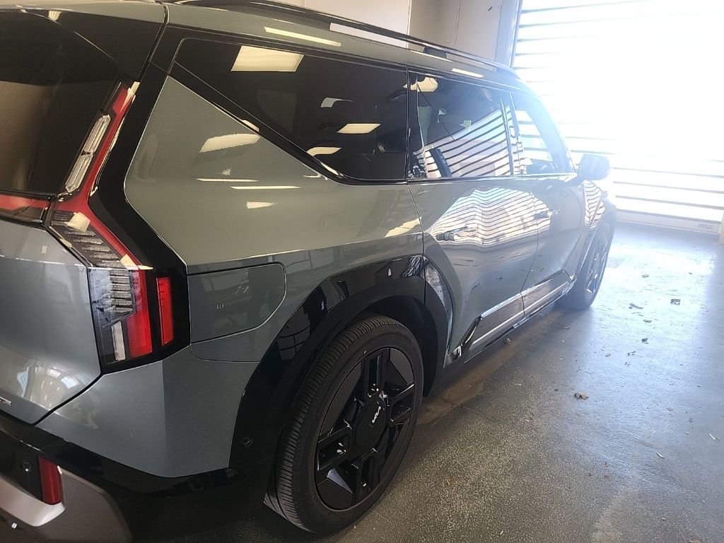 Used 2024 Kia EV9 GT-Line image 3