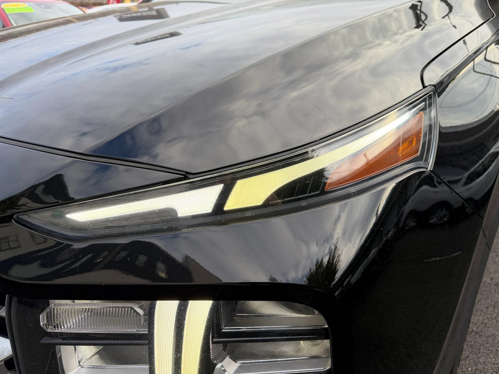 Used 2022 Hyundai Santa Fe SEL w/ Convenience + Premium Package FWD image 11