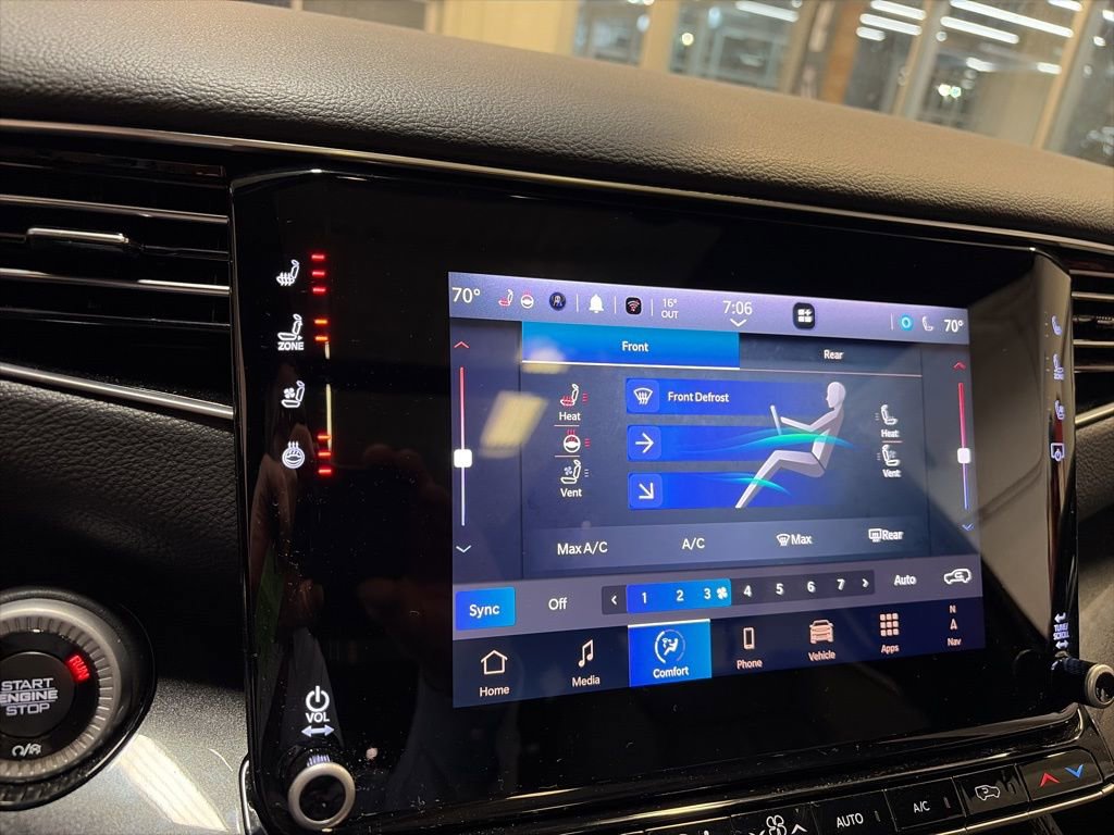 Used 2024 Jeep Wagoneer L 4WD w/ Premium Group I image 38