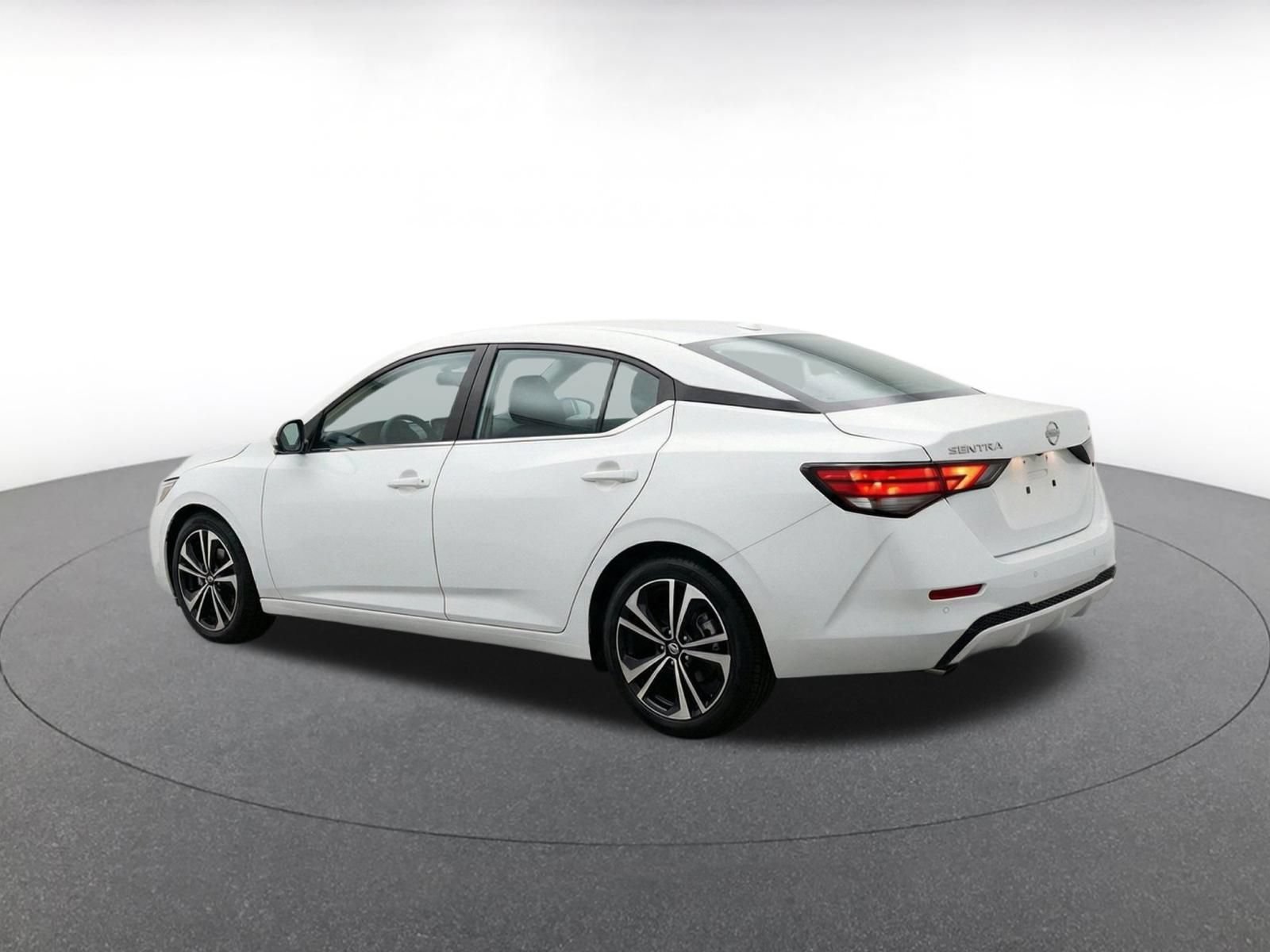 Used 2025 Nissan Sentra SV FWD image 5
