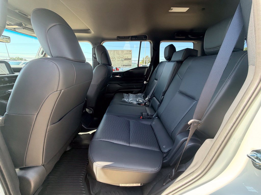 New 2027 Toyota Land Cruiser w/ Premium Package AWD/4WD image 28