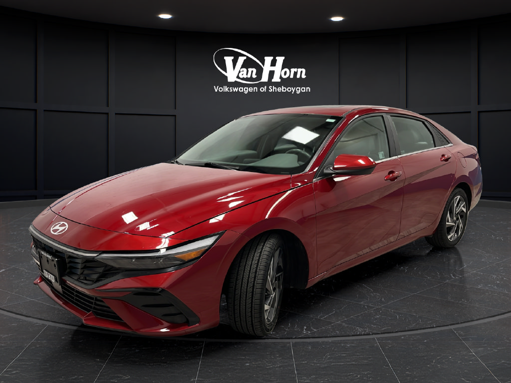 Used 2025 Hyundai Elantra SEL FWD image 3