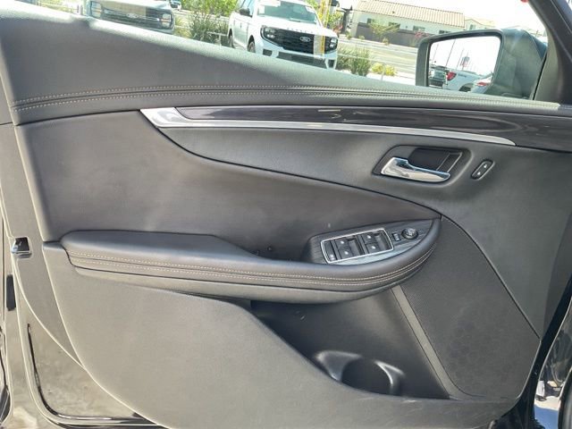 Used 2017 Chevrolet Impala LT image 12