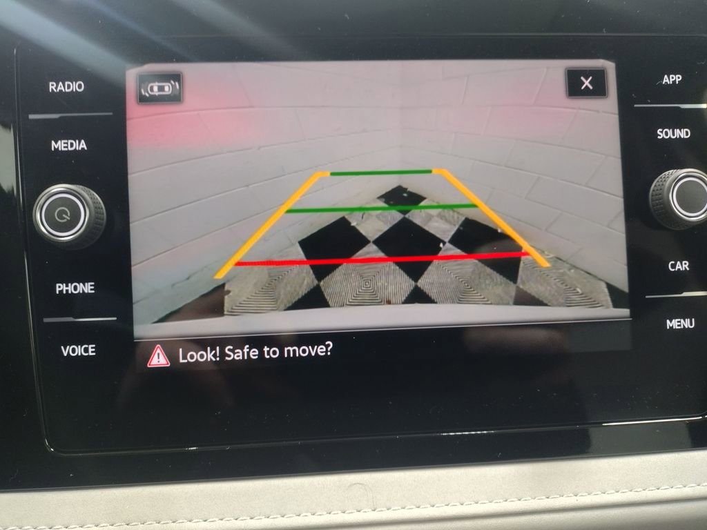 New 2025 Volkswagen Taos SE image 8