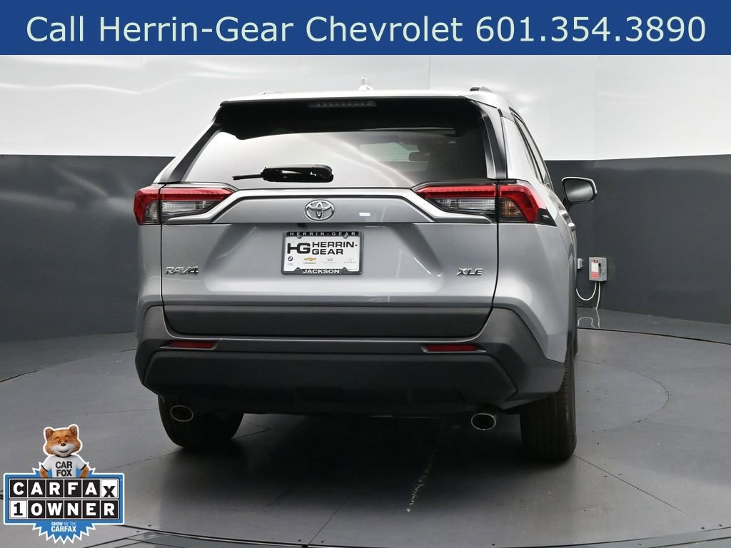 Used 2023 Toyota RAV4 XLE w/ Convenience Package FWD image 6
