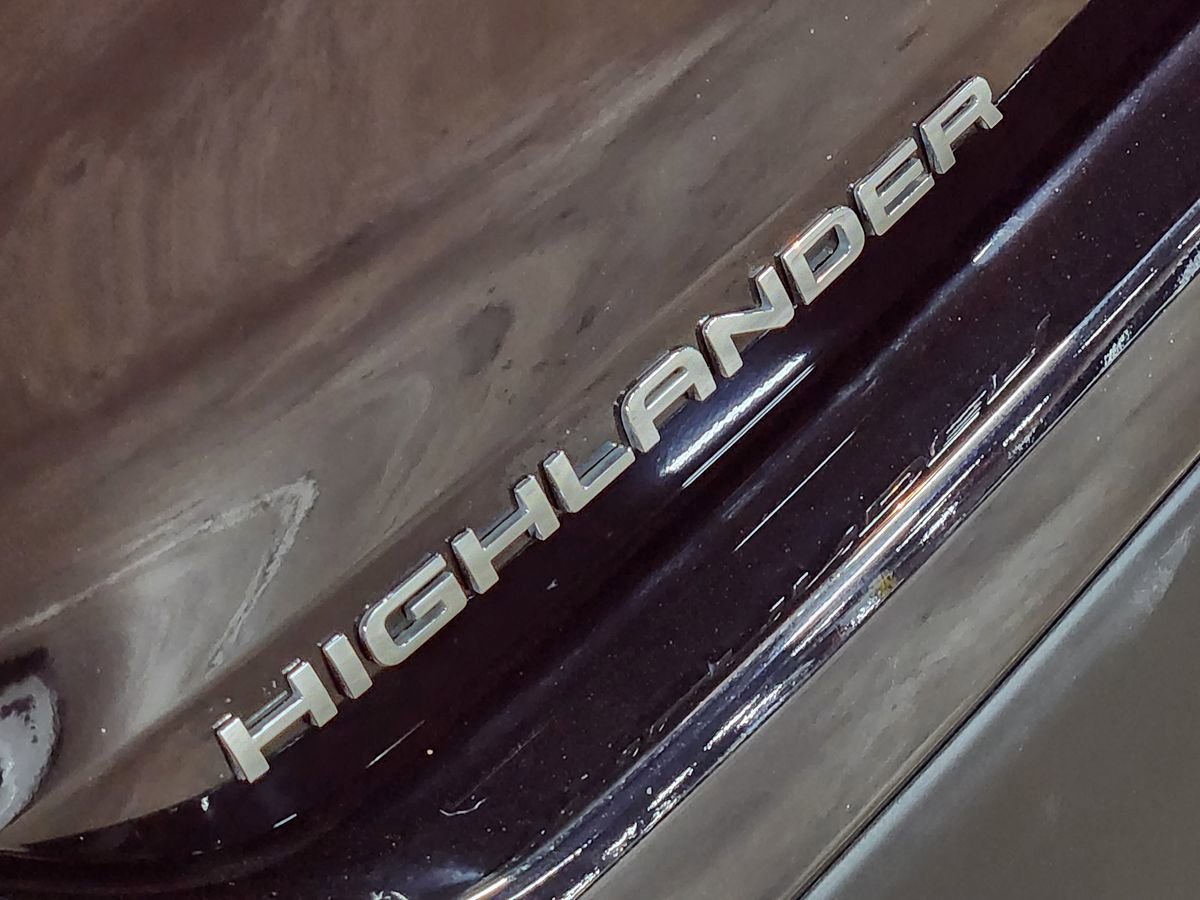 Used 2022 Toyota Highlander XLE FWD image 25