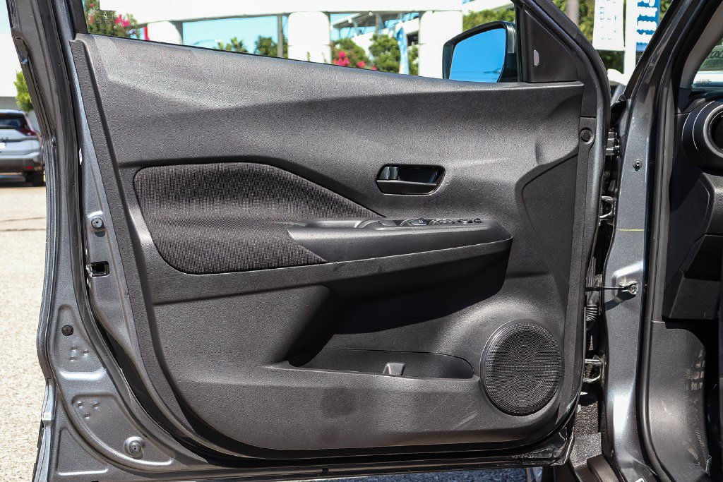 Certified 2025 Nissan Kicks Play S FWD image 21