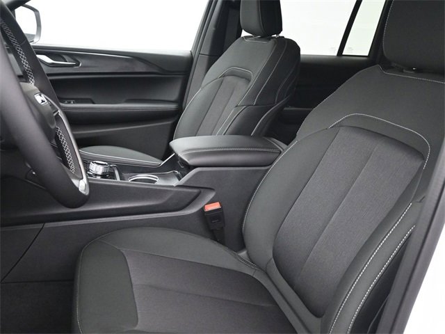 New 2025 Jeep Grand Cherokee Laredo X image 12