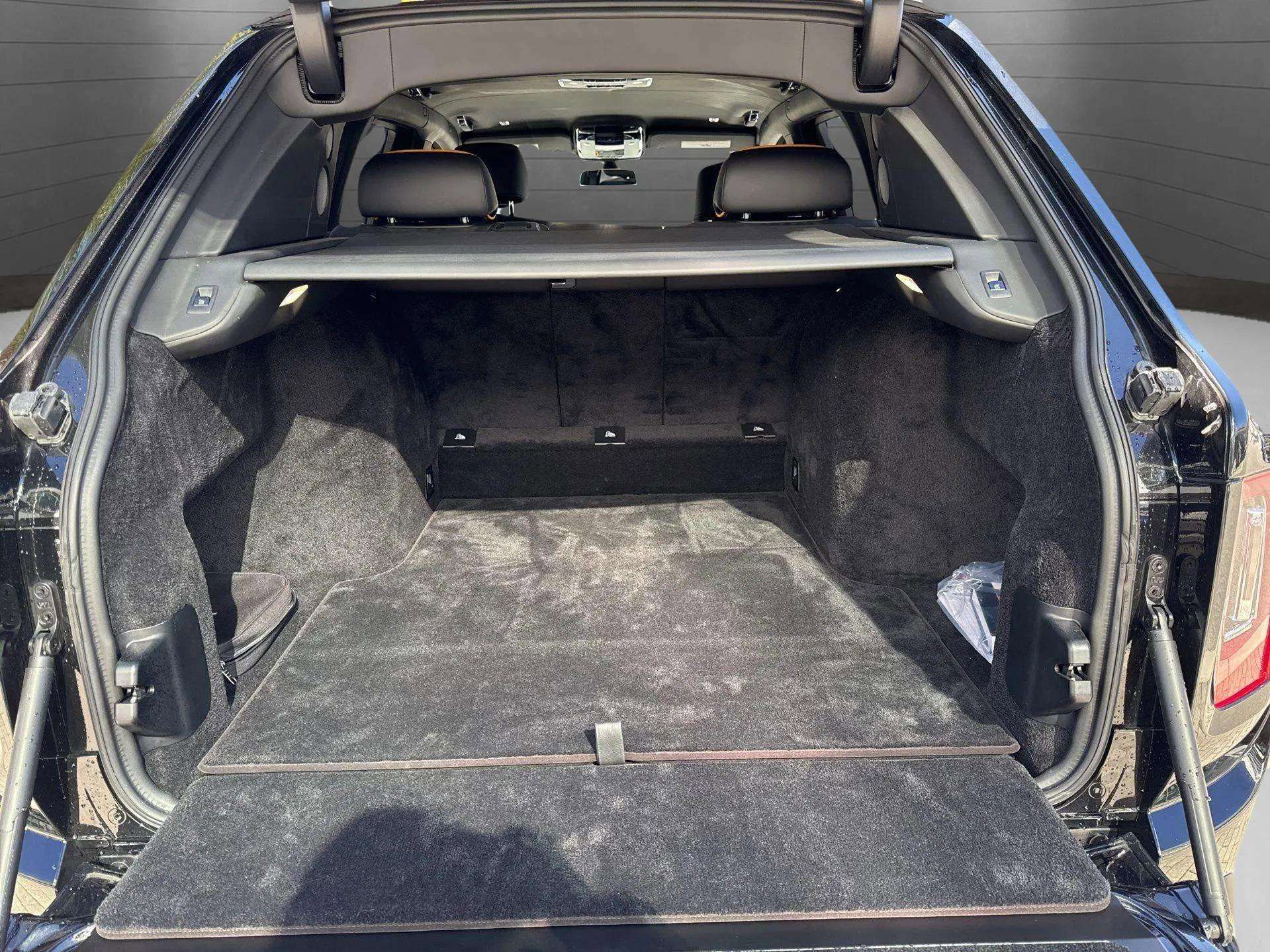 Used 2022 Rolls-Royce Cullinan image 28