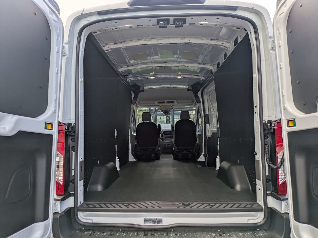 New 2027 Ford Transit 250 148 Medium Roof w/ Load Area Protection Package RWD image 13
